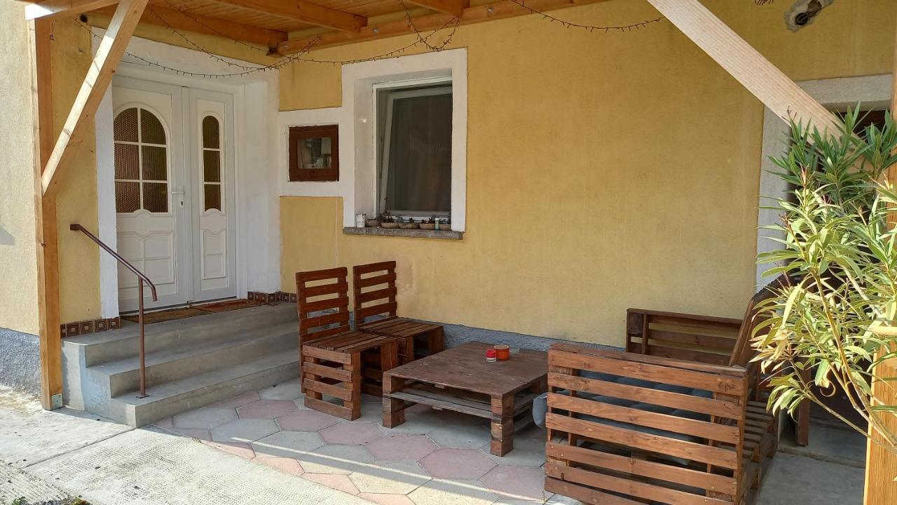 Badacsonytördemic Kucko Apartman מראה חיצוני תמונה